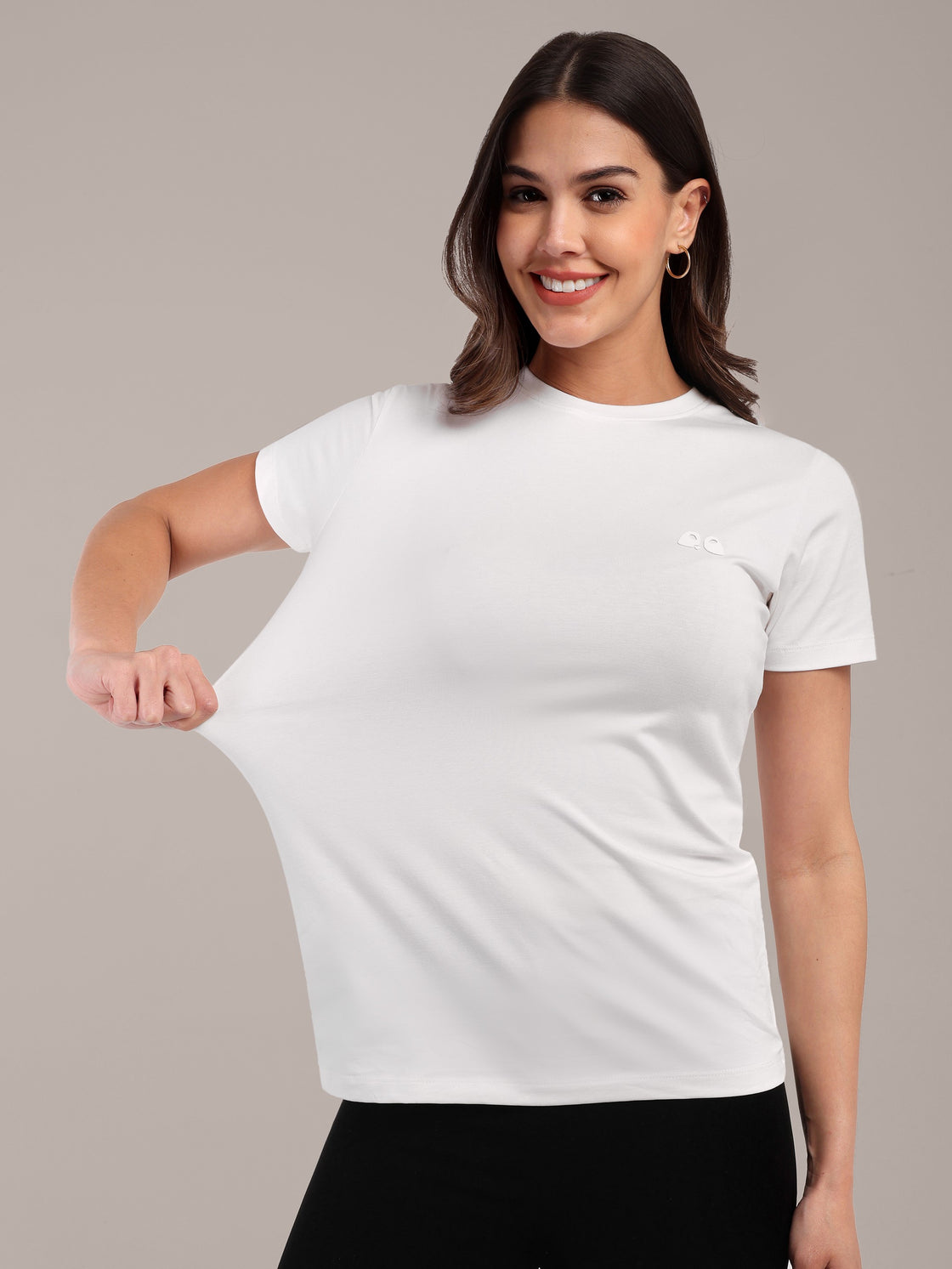 Woman White Anti-Stain Cotton Round-Neck T-Shirt