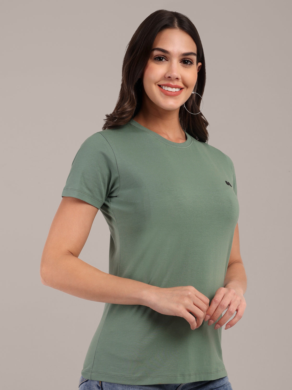 Woman Green Anti-Stain Cotton Round-Neck T-Shirt