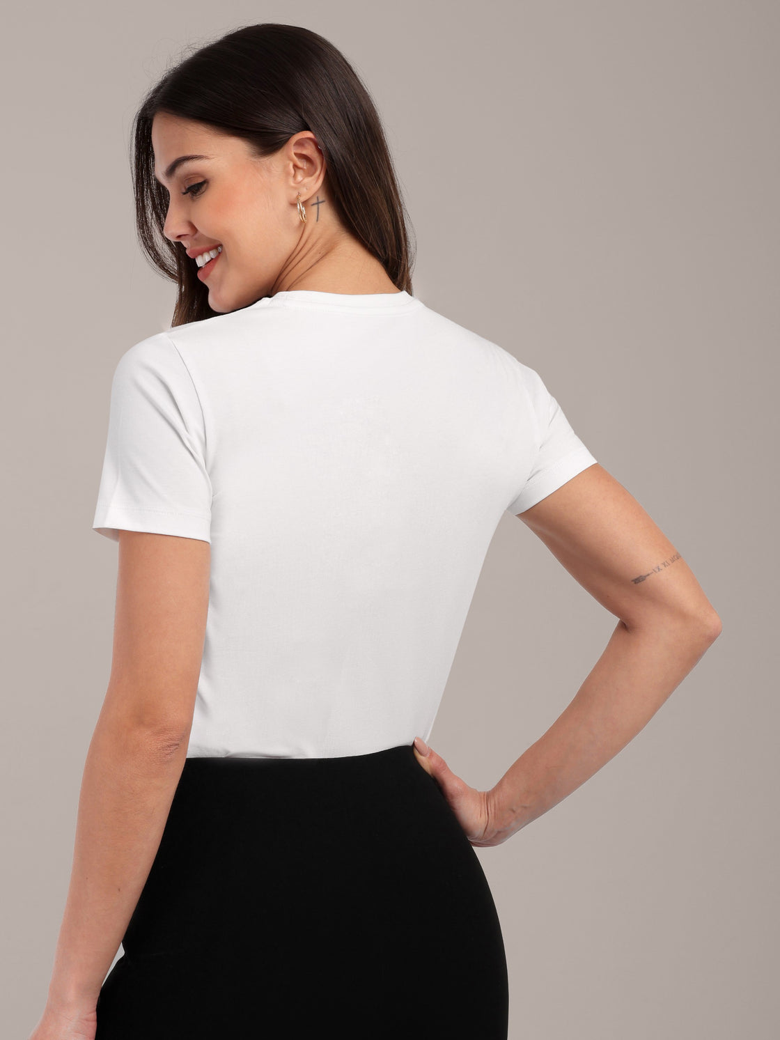 Woman White Anti-Stain Cotton Round-Neck T-Shirt