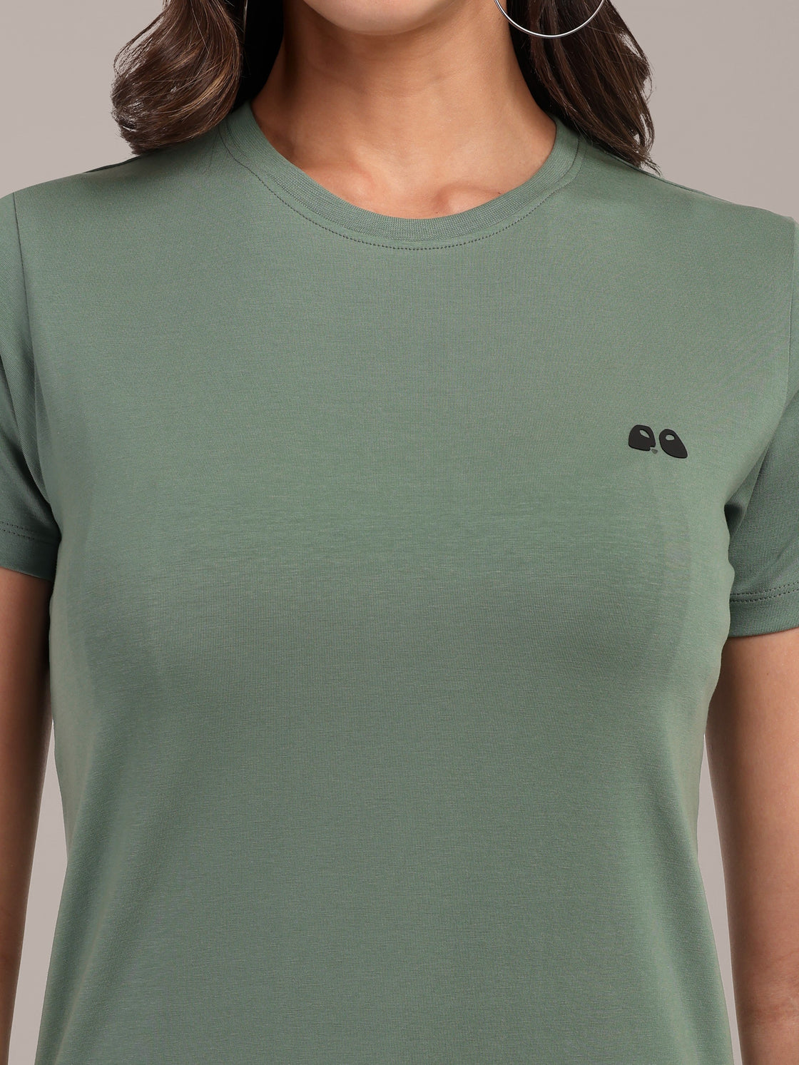 Woman Green Anti-Stain Cotton Round-Neck T-Shirt