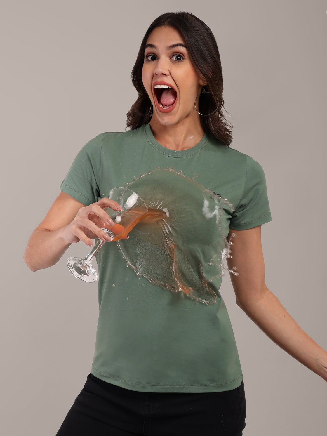 Woman Green Anti-Stain Cotton Round-Neck T-Shirt